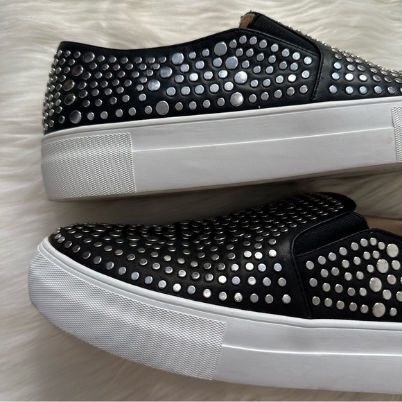 Vince Camuto Kindra Silver Tone Metal Studded Black White Sneakers Size 10 - Picture 9 of 12